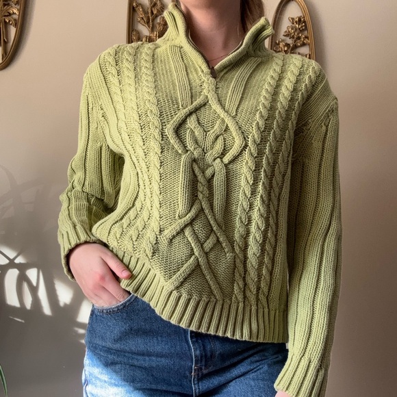 Pastel/pea green cable knit sweater - Picture 2 of 9